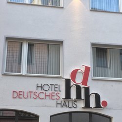 Deutsches Haus - ... das Logo, was sich durch das ganze Haus zieht ...