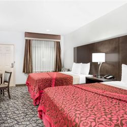 Days Inn & Suites by Wyndham Madisonville - Guest room