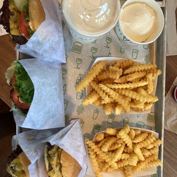 Shake Shack Waverly Place - Fast Food Near Me - Cary, North Carolina Shake Shack Waverly Place - Fast Food Near Me - Cary, North Carolina