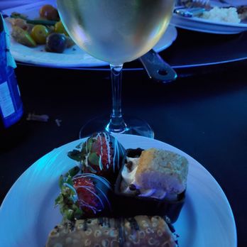 Saddlebrook Resort - Cannoli, tiramisu and chocolate covered strawberries - Resorts Near Me - Wesley Chapel, Florida