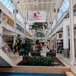 Hulen Mall - Inside