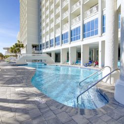 Crown Reef Beach Resort and Waterpark - Outdoor pool