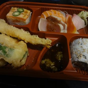 Toku Japanese Restaurant - Sashimi Lunch Bento $20.95 - Japanese Near Me - Richmond, British Columbia Toku Japanese Restaurant - Sashimi Lunch Bento $20.95 - Japanese Near Me - Richmond, British Columbia