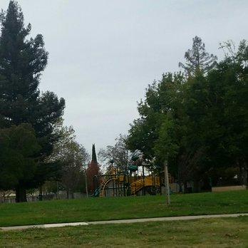 Willie Caston Park - 0.33 mile walking/jogging trail - Parks Near Me - Sacramento, California Willie Caston Park - 0.33 mile walking/jogging trail - Parks Near Me - Sacramento, California