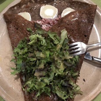 La Cidrerie - Bacon, goat cheese, salad crepe - Creperies Near Me - Honfleur, 14 La Cidrerie - Bacon, goat cheese, salad crepe - Creperies Near Me - Honfleur, 14