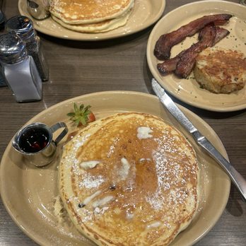 Snooze, an A.M. Eatery - Breakfast & Brunch Near Me - Tustin, California Snooze, an A.M. Eatery - Breakfast & Brunch Near Me - Tustin, California
