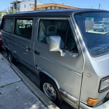 Mobile Service Auto Glass - Before - Windshield Installation & Repair Near Me - Van Nuys, California Mobile Service Auto Glass - Before - Windshield Installation & Repair Near Me - Van Nuys, California