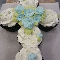 Smallcakes - Pull-A-Part Cross cake