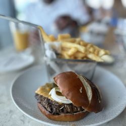 Restaurant 356 - 356 Stone Mountain Cattle Burger*
