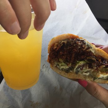 EARL Kaimuki - Lilikoi lemonade and BLT - Sandwiches Near Me - Honolulu, Hawaii