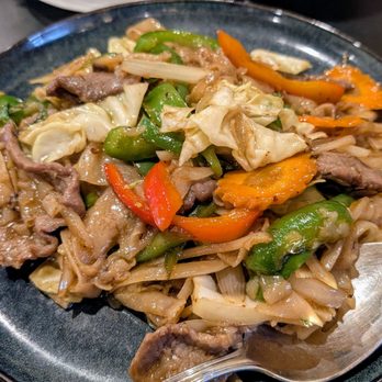 Suki Time Thai Kitchen - Pad kee mao aka drunken noodles - Thai Near Me - Lomita, California Suki Time Thai Kitchen - Pad kee mao aka drunken noodles - Thai Near Me - Lomita, California