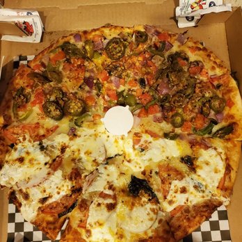 Straw Hat Pizza Grille - Half veggie Tikka half margarita! - Pizza Near Me - Milpitas, California Straw Hat Pizza Grille - Half veggie Tikka half margarita! - Pizza Near Me - Milpitas, California