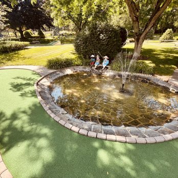 Hillbilly Fun Park - a miniature golf course - Ice Cream & Frozen Yogurt Near Me - Fort Ann, New York