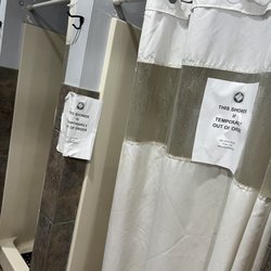 Fitness 4 Everybody - Showers and urinals always broken