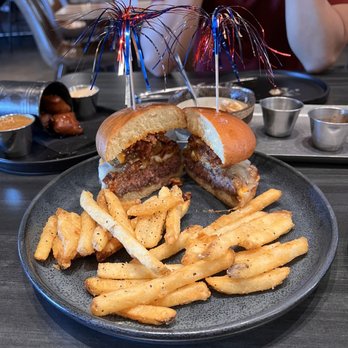 WSKY Bar + Grill - T&T burger - Bars Near Me - Henderson, Nevada WSKY Bar + Grill - T&T burger - Bars Near Me - Henderson, Nevada