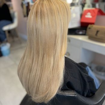 Sofía Loren Salon - 2 rows of Hair extensions, with beautiful hair color blonde on blonde , then a gloss for more shine and Nano treatment with UV light - Hair Salons Near Me - Boca Raton, Florida Sofía Loren Salon - 2 rows of Hair extensions, with beautiful hair color blonde on blonde , then a gloss for more shine and Nano treatment with UV light - Hair Salons Near Me - Boca Raton, Florida