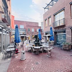 Kafe Leopold - Outdoor patio