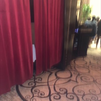 Ruth's Chris Steak House - Steakhouses Near Me - New Orleans, Louisiana