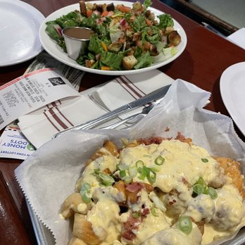 The Stockyard Public House - House salad and loaded garlic knots - New American Near Me - Sprakers, New York