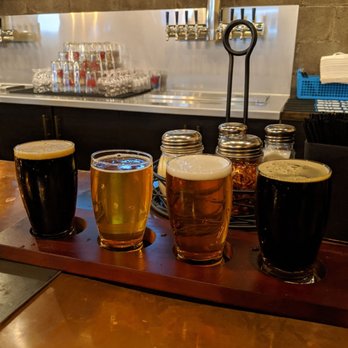 Apollo Pizza - They do offer flights, but two 6 oz. pours/charge for a pint of the most expensive was a no-go? verified venue on Untapp'd w/ up to date! - Pizza Near Me - Lexington, Kentucky