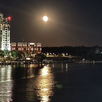 River Street Inn - Full moon - Hotels Near Me - Savannah, Georgia River Street Inn - Full moon - Hotels Near Me - Savannah, Georgia