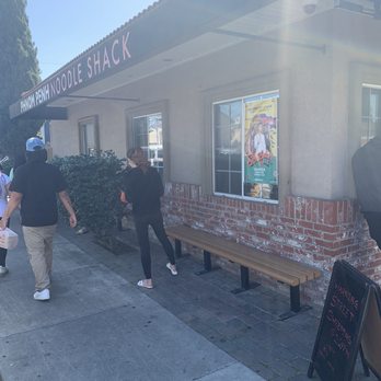Phnom Penh Noodle Shack - Outside waiting/seating area - Cambodian Near Me - Long Beach, California Phnom Penh Noodle Shack - Outside waiting/seating area - Cambodian Near Me - Long Beach, California