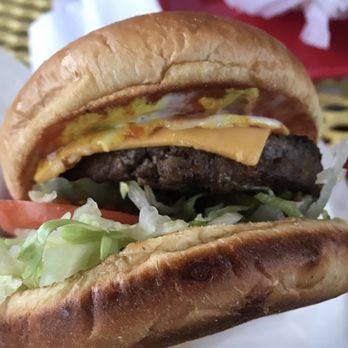 Tommy's on Grand - Cheeseburger all toppings (mayo, mustard, ketchup, lettuce, tomato, onion, American cheese) - Hot Dogs Near Me - Chicago, Illinois
