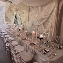 Lux Studios - Dinner party
