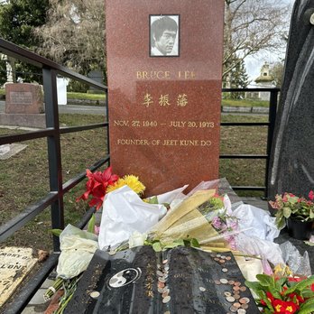 Bruce Lee and Brandon Lee Gravesite - Landmarks & Historical Buildings Near Me - Seattle, Washington Bruce Lee and Brandon Lee Gravesite - Landmarks & Historical Buildings Near Me - Seattle, Washington