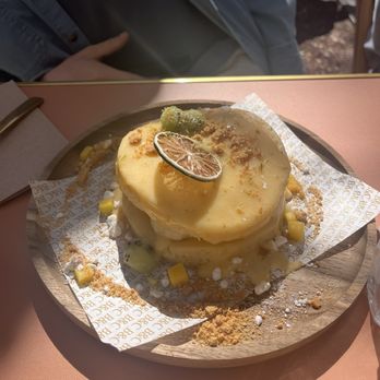 Brunch & Cake - Lemon pancake - Breakfast & Brunch Near Me - Barcelona, B