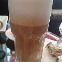 Douwe Egberts Café - Morning latte.