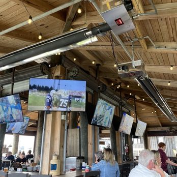 Boshamps Oyster House - Heated Patio. - Cajun/Creole Near Me - Destin, Florida