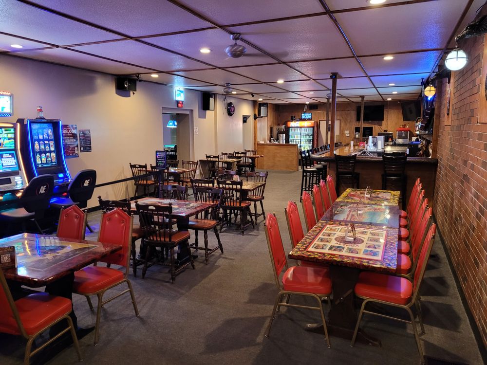 THE BRICK LOUNGE BAR & GRILL Updated October 2024 21 Photos 129 S