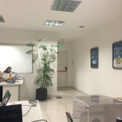 Movistar - Y desde atrás.
