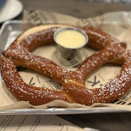 Bavarian pretzel and bier cheese