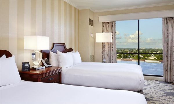 Hilton New Orleans Riverside by null