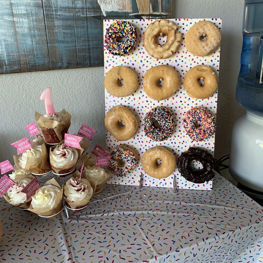 Red velvet and lemon cupcakes(not the donuts).
