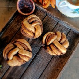 Cinnamon Knots