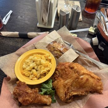 Geneva's Famous Chicken and Cornbread - Two piece fried chicken with macaroni and cheese - Southern Near Me - Savannah, Georgia