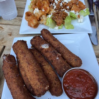 10th & Willow Bar & Grill - mozzarella sticks and buffalo calamari - American Near Me - Hoboken, New Jersey