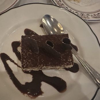 Maggiano's - Tiramisu - Italian Near Me - Houston, Texas Maggiano's - Tiramisu - Italian Near Me - Houston, Texas