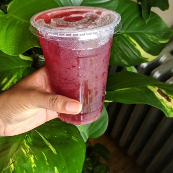 Lips Cafe - Ginger Sorrel Lemonade - Cafes Near Me - Brooklyn, New York