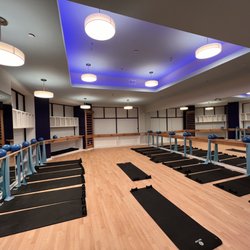 Elements Barre Fit  - Customize designed Barre  & Dance Studio