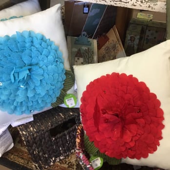 39 North - Indoor Outdoor pillows by New Creative for Evergreen Enterprises are outdoor safe, UV treated, mildew resistant & washable too! - Women's Clothing Near Me - Parker, Colorado