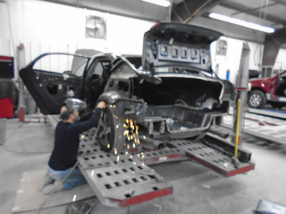 APC AUTO BODY Updated September 2024 12 Photos 28 Ventura Dr