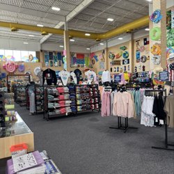 Bay Quest - Inside store...