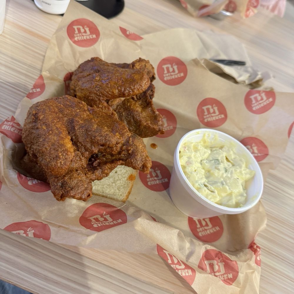 Breast quarter hot with Potato Salad Breast quarter hot with Potato Salad