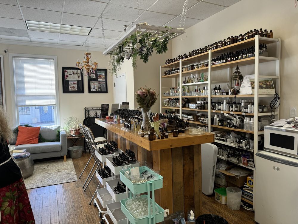 DIY Scent Studio Logo