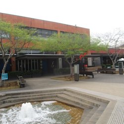 MacArthur Square - Promenade
