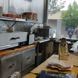 Majestic Lunch - A Look At The Grill